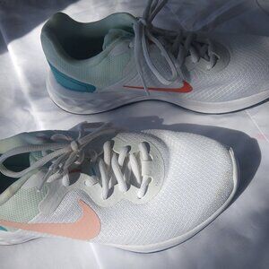 Nike Womens Revolution 6 White Washed Teal
